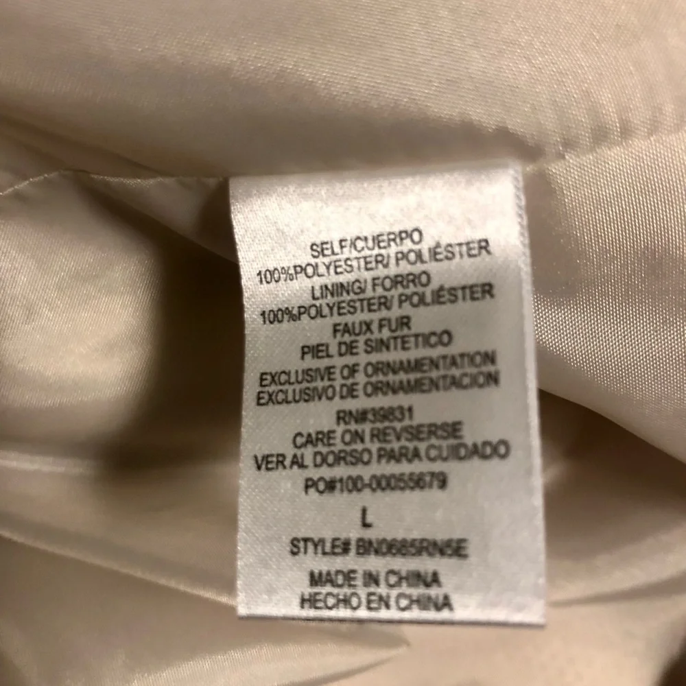 NWT Democracy Ivory Colored Faux Fur with Two Front Pockets - Picture 7 of 8